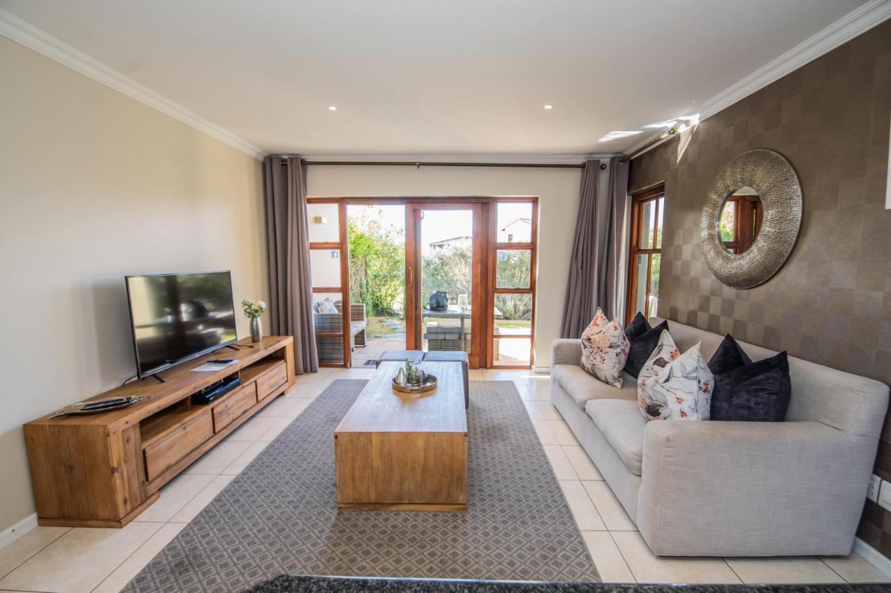 Six Whale Rock Gardens With Back Up Power For Load Shedding Apartment Plettenberg Bay Exterior photo